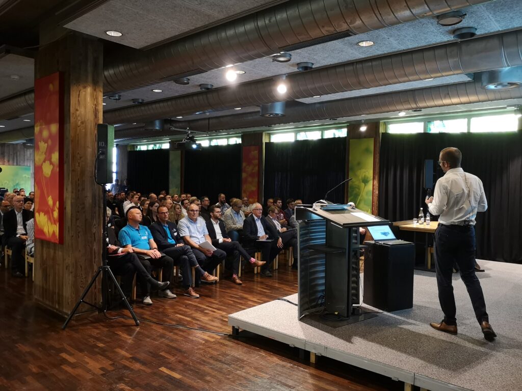 Georg Lanzinger presenting